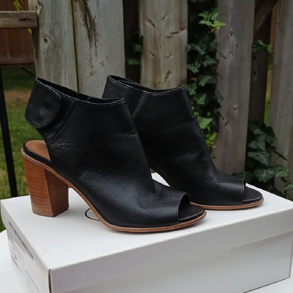 Steve Madden Black Leather Peep-Toe Heels
